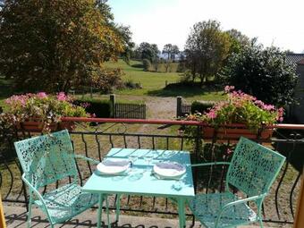 G�te Saint-hippolyte, 3 Pi�ces, 5 Personnes - Fr-1-601-66