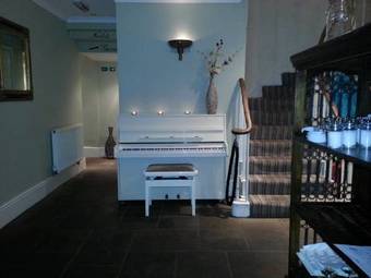 Lugley's Hotel And Restaurant