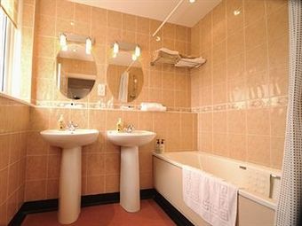 Hostal Hussar Inn