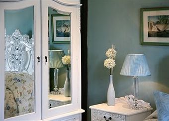 Bed & Breakfast Burford House