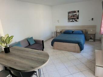 Apartamento Charmant Studio de 30 M2 Tr�s Calme Avec Sa Grande Belle Terrasse Et Son Jardin Privatif
