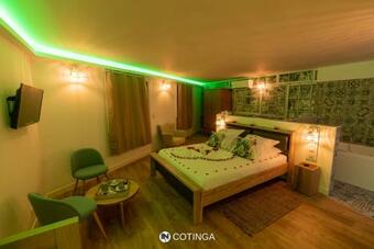 Bed & Breakfast Inside Villars Les Dombes