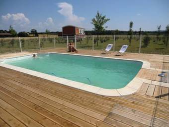 Agroturismo Les Roulottes De La Ferme De L'autruche Dromoise