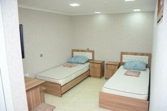 Hotel Khazri Qonaq Evi / Guest House