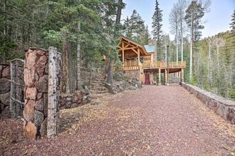 Rustic Greer Cabin With Mountain Views!