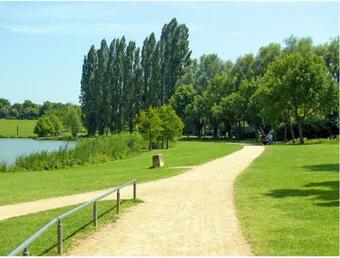 Apartamento Studio / Chambre Calme Pr�s De L'�tang St Pierre.