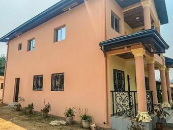 Maison Meubl�, Tr�s Bon Standing - Moume, Bafang