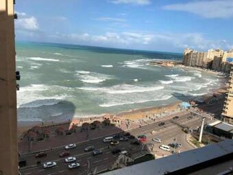 Luxury Entire Apartment In Cbd Area Directly Amazing Beach View From Entire Apartment With Unforgettable Nightlife Next To Hilton Hotel