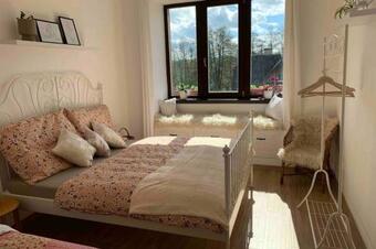 Apartamento T?i Okna Do Hor-cel� Byt K Pron�jmu