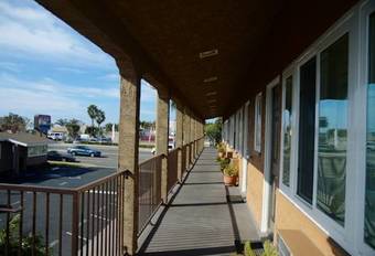 Hotel Hi View Inn & Suites