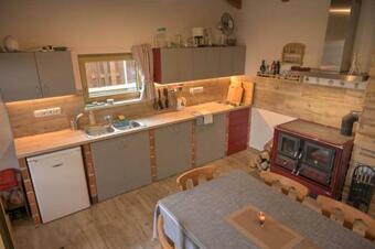 Apartamento �tuln� Domek V Zahrad? V Unho?ti Nedaleko Leti?t?