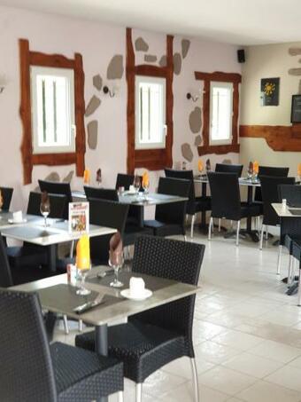 Shellie's 3 Bedroom Mobile-home