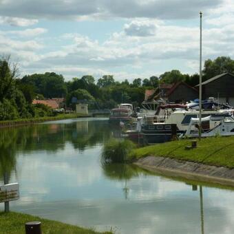 Apartamento Appartement Au Bord Du Canal De La Somme