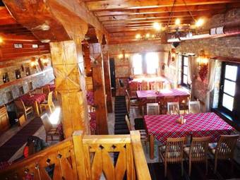 Leshten Hotel