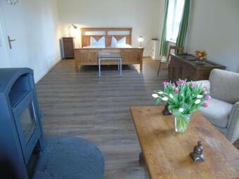 Apartamento Futterhaus Neben Der Wasserburg Liepen