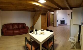 Etna Cr� House