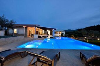 Villa Sara Con Piscina