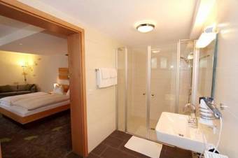 Karpfenhotel Im Gasthaus Sindel-buckel