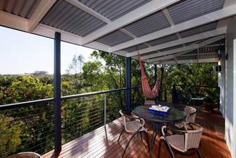 Mt Coolum Retreat 'a Bed & Breakfast'