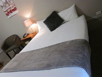 Cosmopolitan Motel & Serviced Apartments