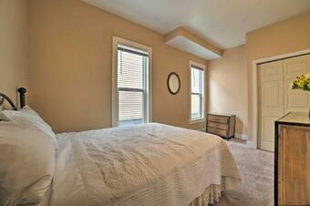 Manistee Home With Sunroom About 1 Mile To Beaches!