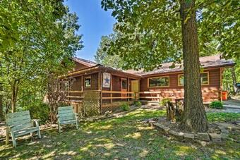 Home With Large Deck On Table Rock Lake!