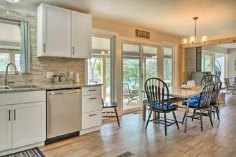 Modern Family Home With View On Table Rock Lake