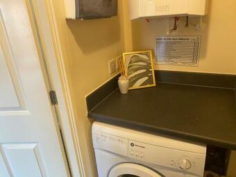 Silver Stag, Comfortable Property With 2 Double Bedrooms And Off Road Parking