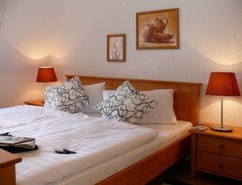 Hostal Pension 'zu Den Linden'
