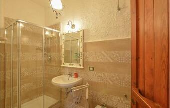 Amazing Home In Belmonte Mezzagno With Sauna, Wifi And 7 Bedrooms