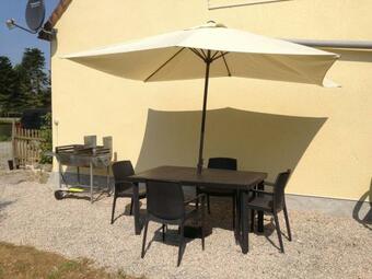 Barill� - 3 Bed Gite, Fishing Lake, Tennis Court, Swimming Pool