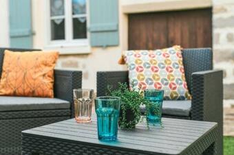 Instant Fleury: Maison De Caract�re, Jardin Secret