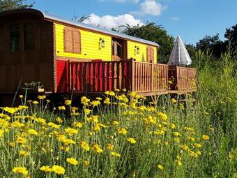 Bed & Breakfast La Roulotte De L'ami Nature