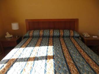 Hotel Athabasca Valley Inn & Suites