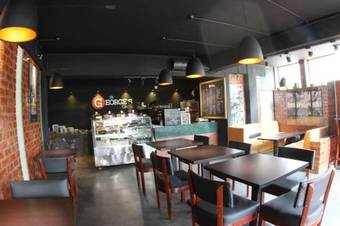 Richmond Hotel & Suites