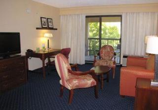 Hotel Courtyard Frederick