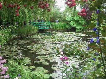 Apartamento Appartement F2 De Haut Standing En Hypercentre Avec Jardin Priv� � 270 M De La Gare De Mantes !