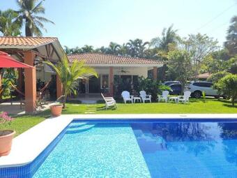 Las Veraneras - Beach House With Beach Access