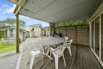 Stroll To The Sea - Te Horo Beach Holiday House