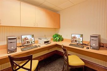 Holiday Inn Express Hotel & Suites Lucedale