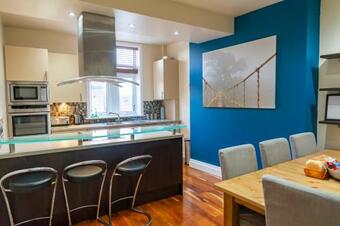 Apartment No 1 - The Old Red King Pub, Whitefield, Manchester