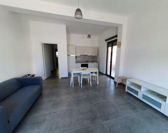 Appartamento Sulla Piazza Centrale A Soli 50 Mt Dalla Spiaggia