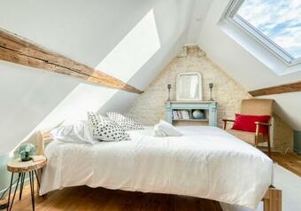 Gacrux Yourhosthelper