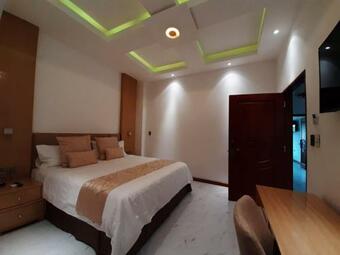 L'ver Hotel