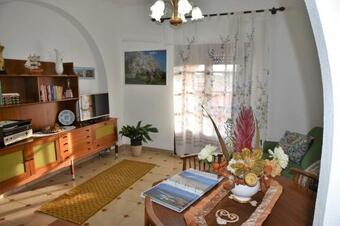 Hostal Camere O Appartamento Intero In Locazione In Pittinuri