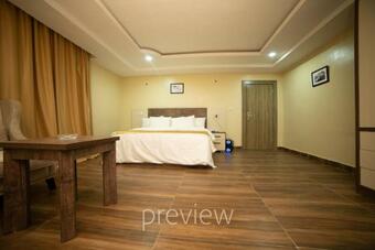 Hotel Edgewood Manor (by Amedus)