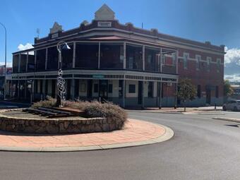 Premier Hotel Collie