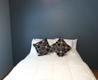 3 Bedroom Cottage - Sunroom + Patio + Fire Pit