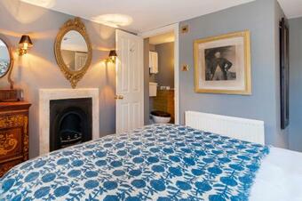Luxury Regency Apartment In Bath City Centre With Free Parking