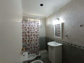 Lugar Encantador Con Gran Parque Arbolado.